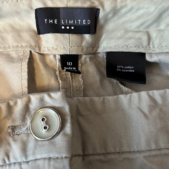 The Limited size 10 khaki shorts. LIKE NEW - Picture 3 of 3